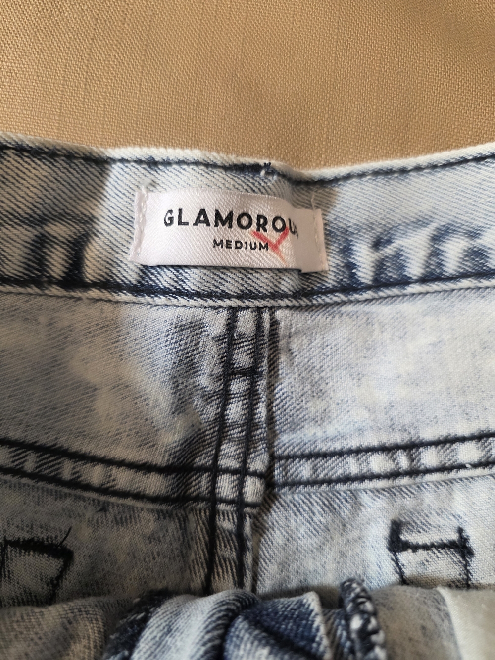 Glamorous Light Acid Wash Fringe Hem Denim Shorts - White/Blue - Picture 3 of 4